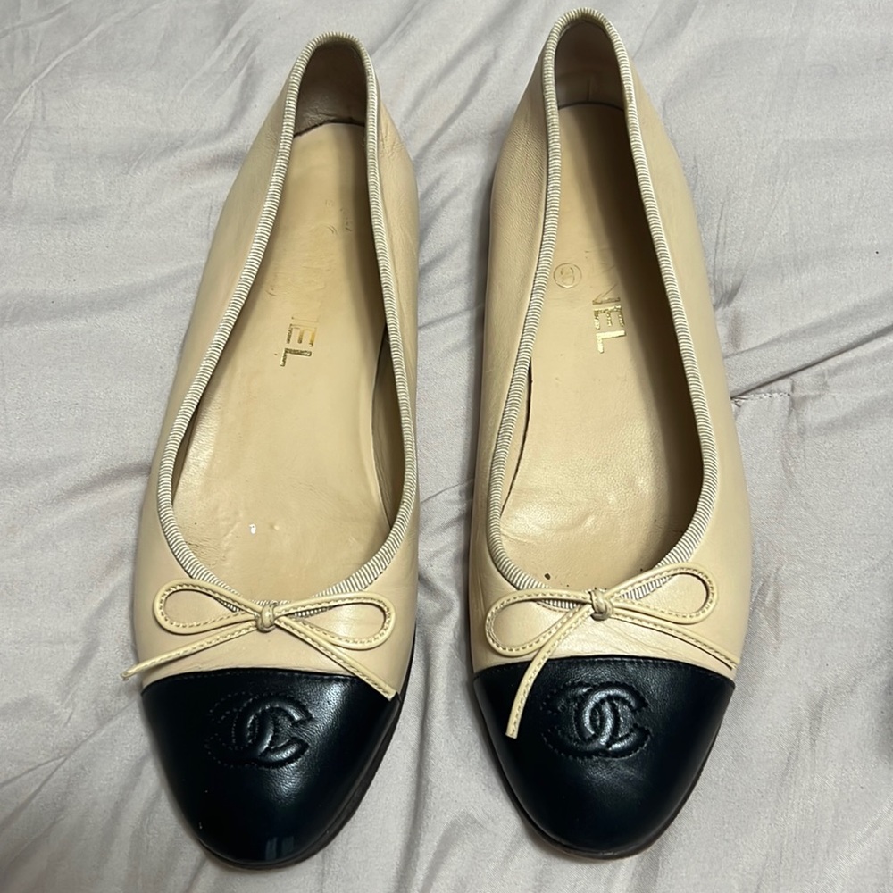 Rare Chanel ballet flats nude and black 100% authentic